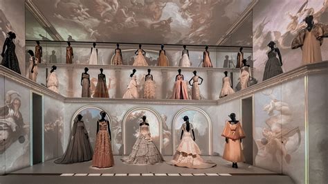 dior ausstellung paris 2023|la galerie Dior book.